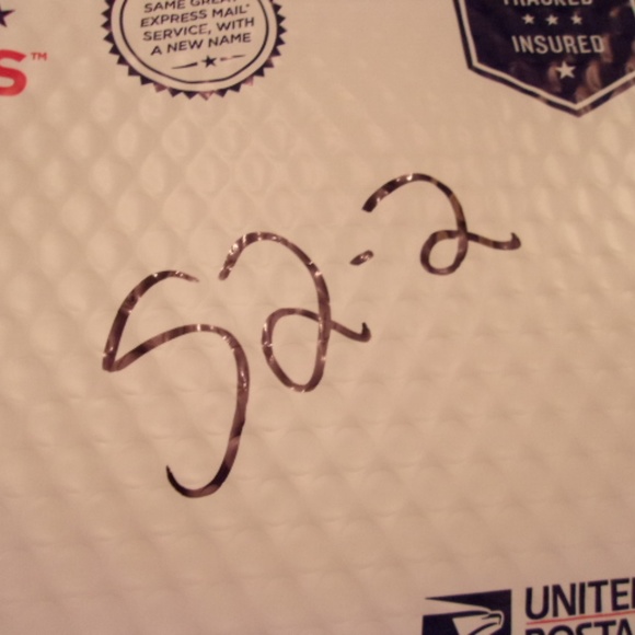 DRAGON CON TOTE AND EARRINGS. S2-2 - Picture 4 of 4